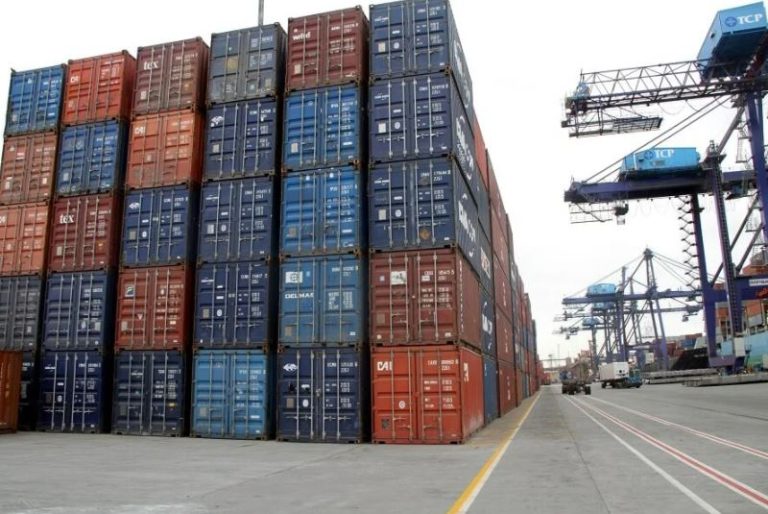 Superávit da balança comercial brasileira sobe 56,7% e chega a US$ 2,33 bilhões no ano