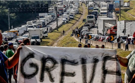 Caminhoneiros deverão fazer paralisação neste sábado na região metropolitana de Natal (RN)