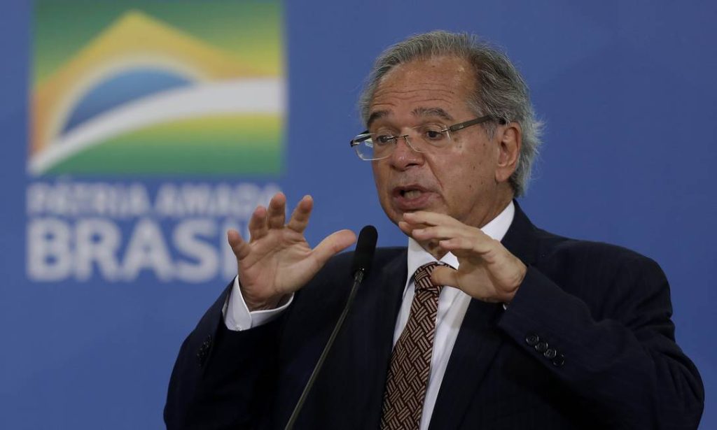 Guedes diz que avalia reduzir o IPI em 35%, após corte de 25%