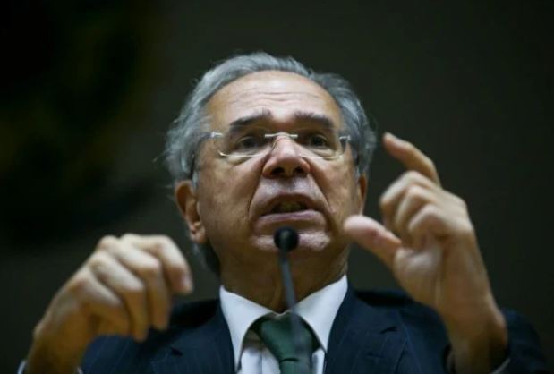 Inflação deve cair de 10% para 5% neste ano, diz Guedes