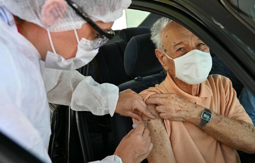 Brasil ultrapassa marca de 20 milhões de idosos com a dose de reforço contra a Covid