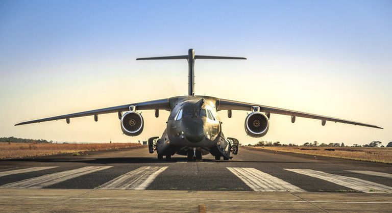 Avião da FAB parte na segunda (7) para buscar brasileiros que estavam na Ucrânia