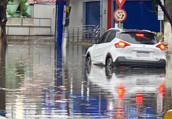 Capital potiguar registra chuvas de até 256 mm na madrugada deste domingo (6)