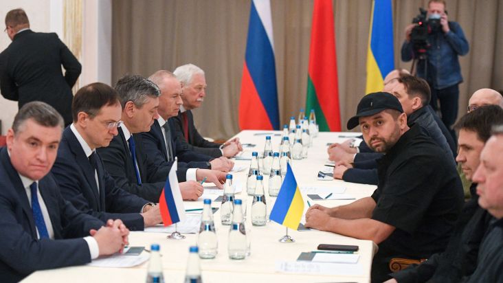 Rússia e Ucrânia voltarão a negociar nesta quarta-feira (2), diz agência russa