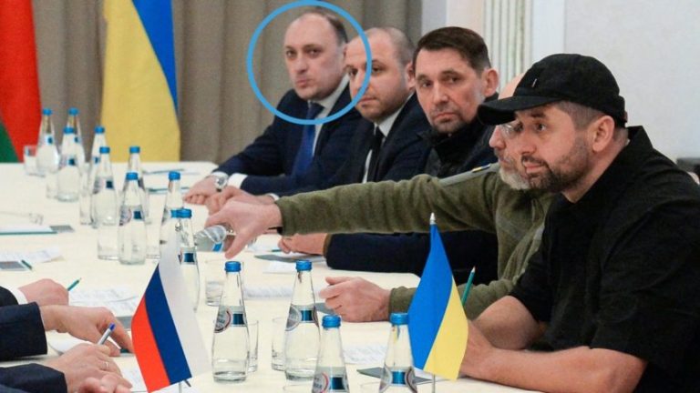 Negociador da Ucrânia é encontrado morto e deputado diz que ele era espião a serviço da Rússia