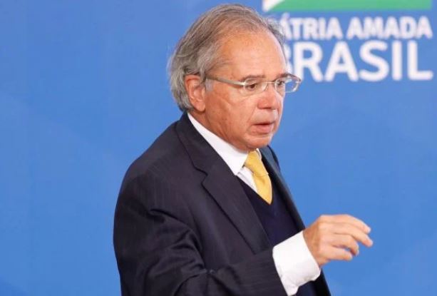 Guedes: subsidiar gás para pessoas desfavorecidas é mais eficiente que congelar preços