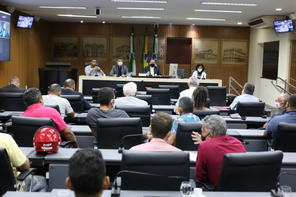 Comissão de Transportes sabatina secretário sobre ISS de empresas de ônibus