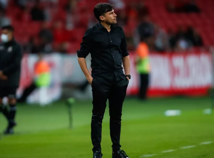 Inter demite o técnico após empate na Sul-americana
