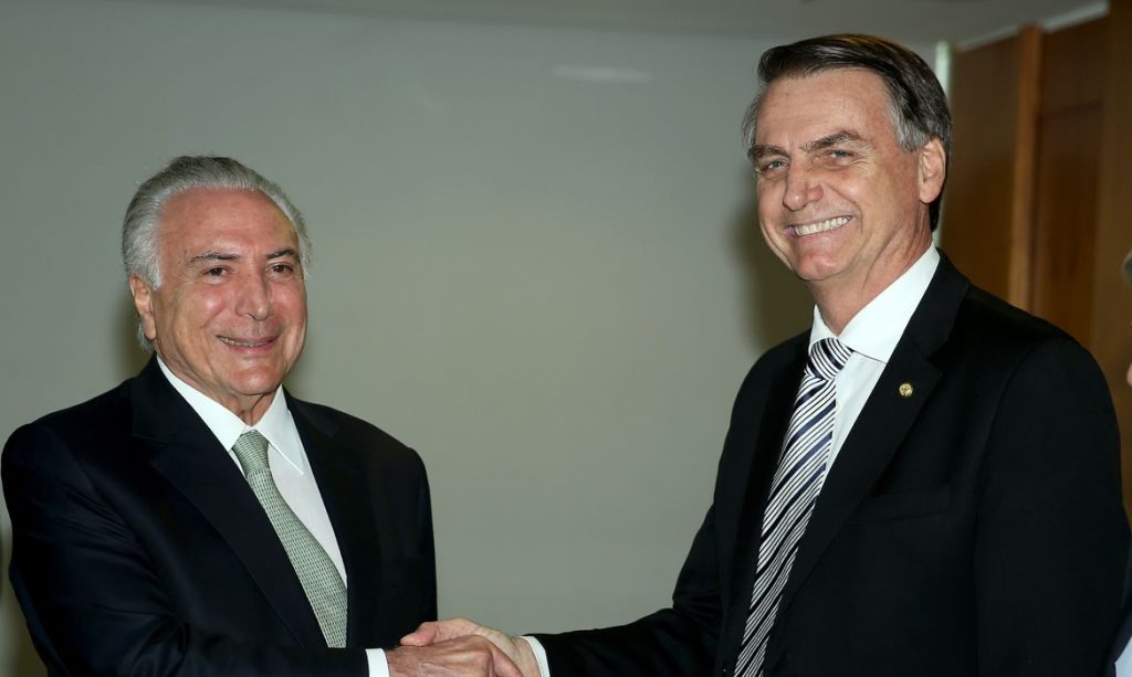Temer sugere revogar indulto de Daniel Silveira e Bolsonaro responde: “Não”