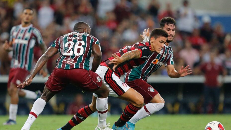 Fluminense e Flamengo jogam no Maracanã pelo título do Carioca