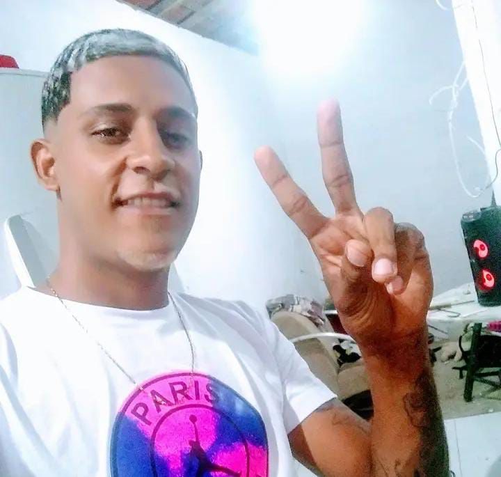 Jovem é morto a tiros em frente à própria casa na Grande Natal