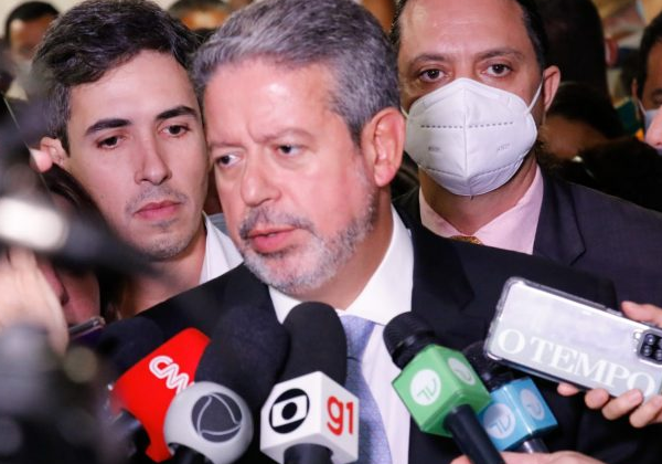 Arthur Lira decide destravar 22 pedidos de cassação de deputados
