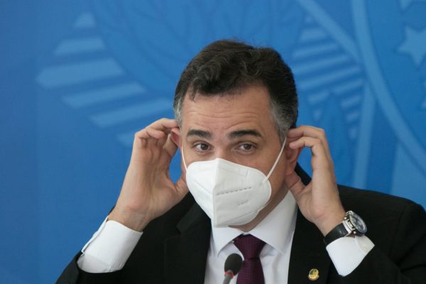 PEC que ressuscita penduricalho do funcionalismo custará R$ 2 bilhões