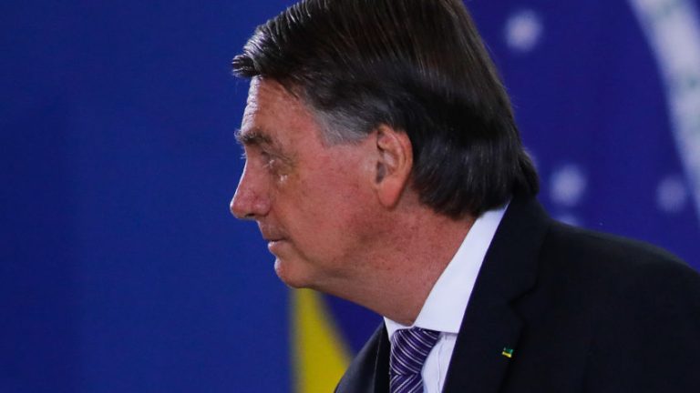 Petrobras precisava de presidente “profissional”, diz Bolsonaro