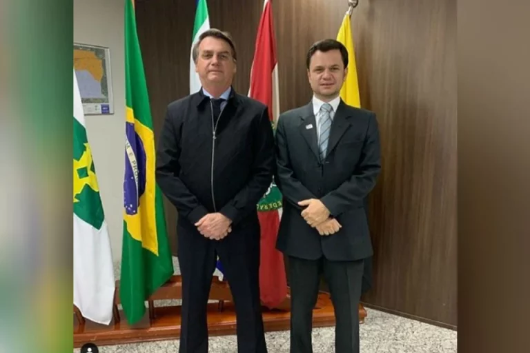 Bolsonaro anuncia: Mais 1.000 aprovados na PF e PRF serão convocados