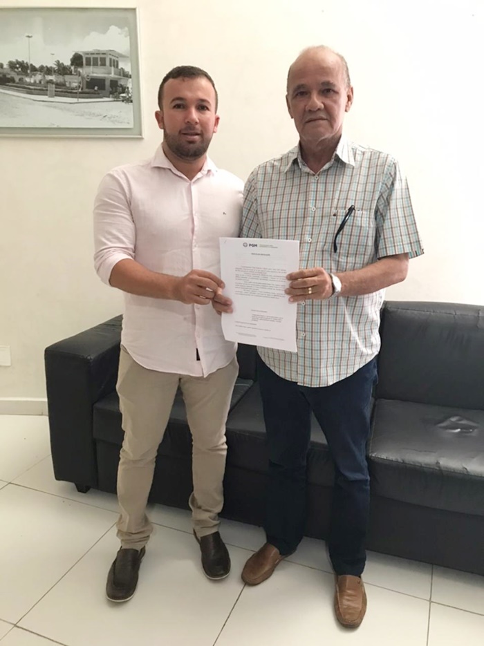 Vavá Azevedo acompanha ‘ato’ de assinatura da compra do terreno para construção da Lagoa Santa Tereza, em Parnamirim