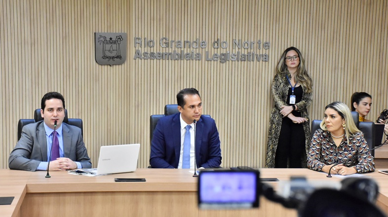 Projetos relacionados a causas femininas são aprovados em Comissão da Assembleia