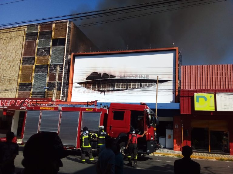 Loja pega fogo no Centro de Mossoró