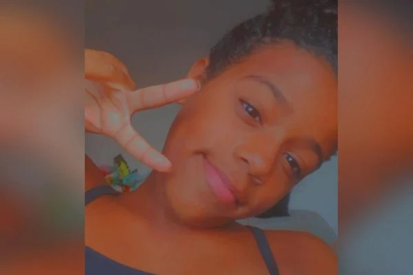 Morre menina de 11 anos atropelada por carro alegórico no Rio