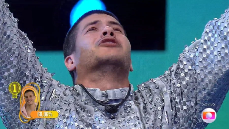 Arthur Aguiar é o campeão do ‘BBB22’, com 68,96% dos votos