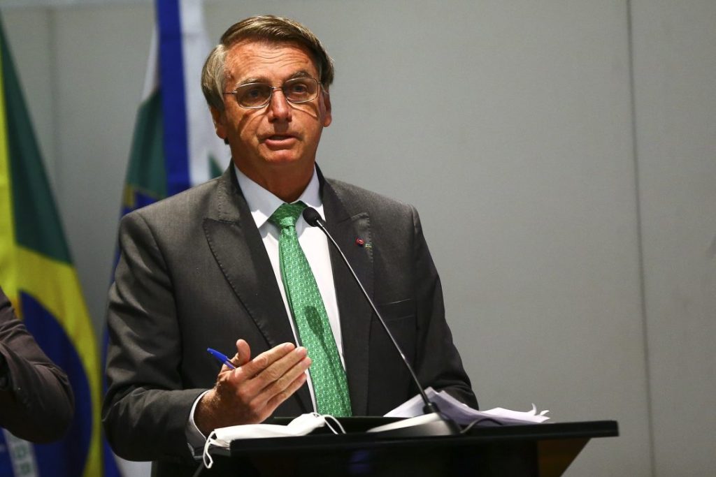 “Não será cumprido”, diz Bolsonaro sobre acordo do TSE com o WhatsApp