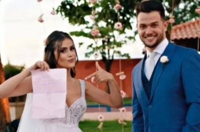 Mulher faz contrato que obriga noivo a lavar a louça todos os dias