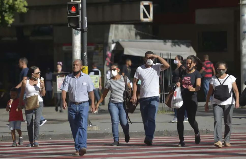 Fiocruz aponta extinção da terceira onda de Covid no Brasil