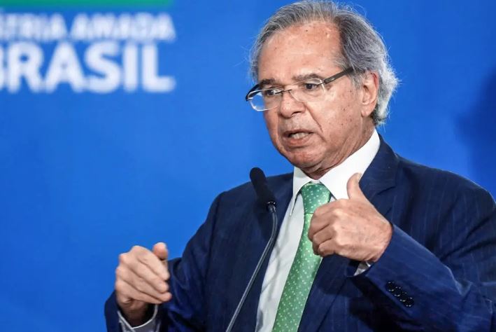 Conta de luz para a população cairá 18% sem canetada e sem pôr empresas do setor em risco, diz Guedes