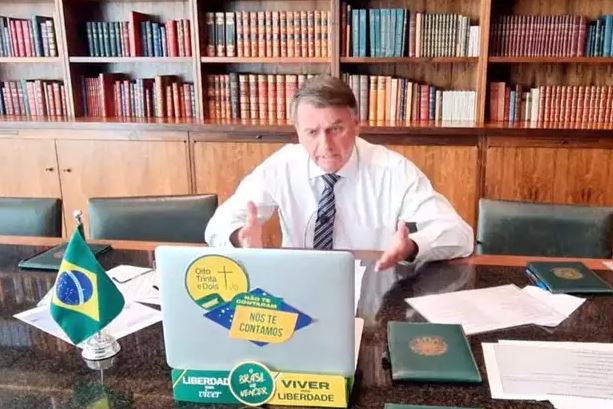Bolsonaro cobra Moraes por declarações ‘antidemocráticas’ de Lula: ‘Vai ficar quieto?’