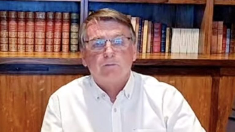 Ministros do STF querem censurar mídias sociais, diz Bolsonaro