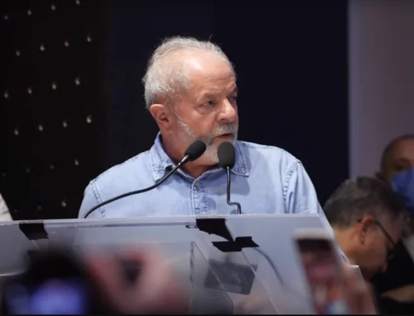 Lula critica reforma trabalhista após PT prometer revogação
