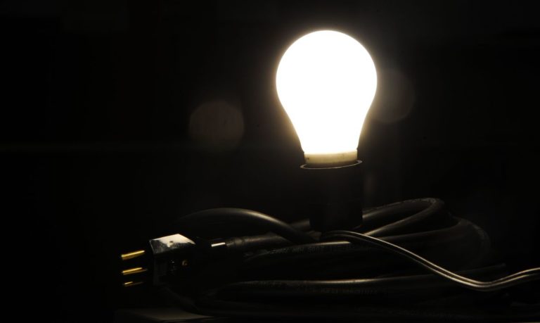 Redução da taxa de energia vai favorecer pequenos negócios, diz Sebrae