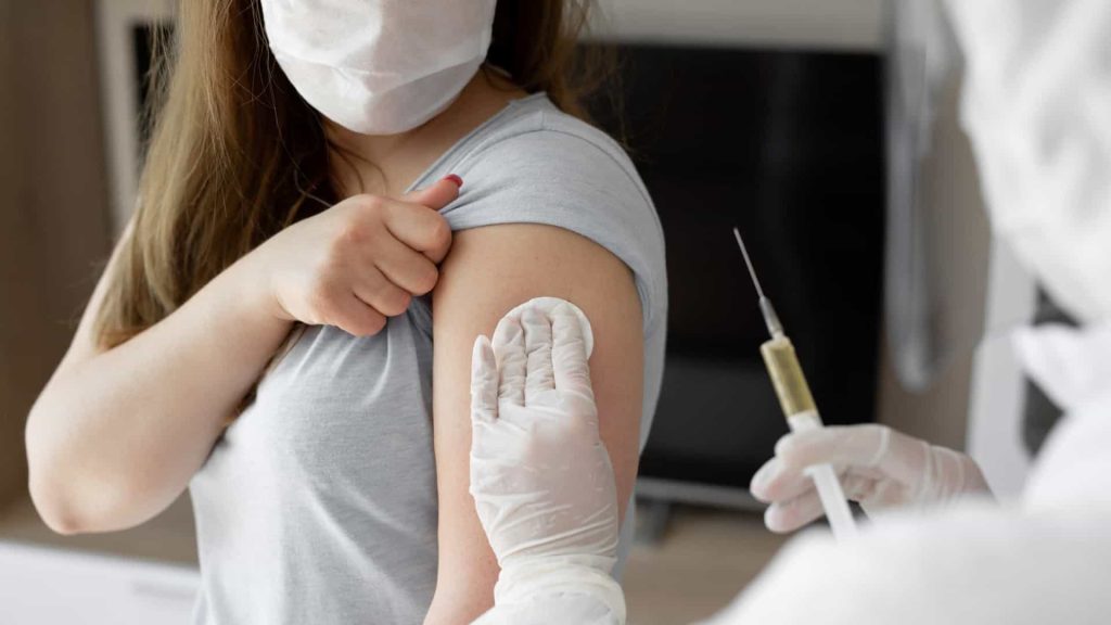 Brasil tem 81,83% da população vacinada com ao menos a primeira dose contra covid
