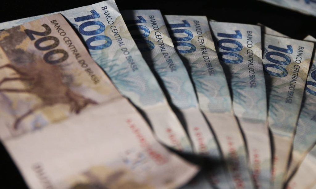 Abono salarial de 2019 esquecido por trabalhadores já pode ser pedido; Veja quem tem direito e como pedir