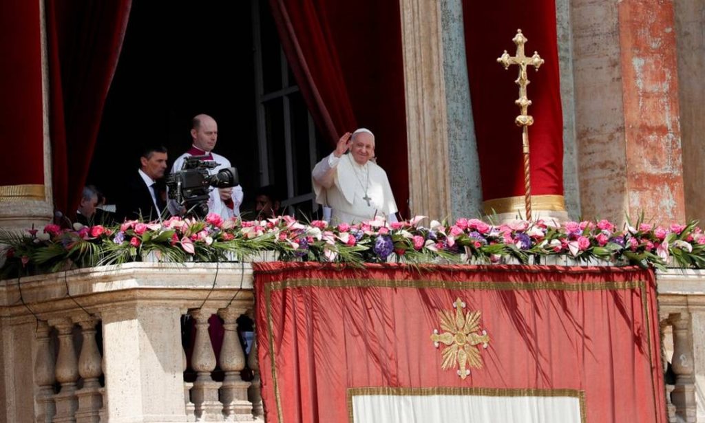 Papa Francisco faz apelo por paz na Ucrânia durante celebração no Vaticano