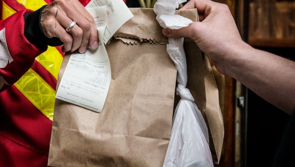 Donos de restaurantes em Natal relatam prejuízos por causa de golpes utilizando aplicativos de delivery