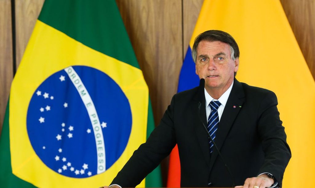 Bolsonaro diz que para Lula, abortar uma criança e extrair dente é a mesma coisa