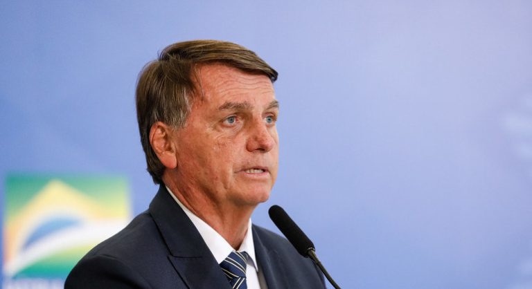 Bolsonaro diz que carga tributária terá redução de R$ 62,9 bilhões em três anos