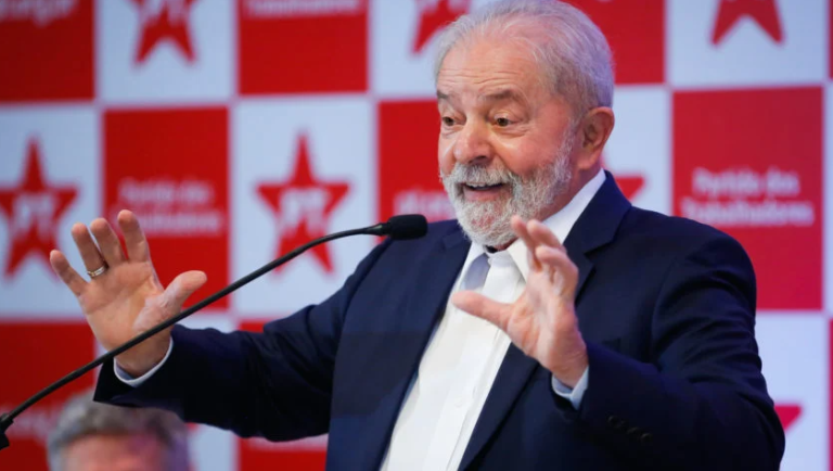 Lula diz não acreditar em 3ª via e defende polarização