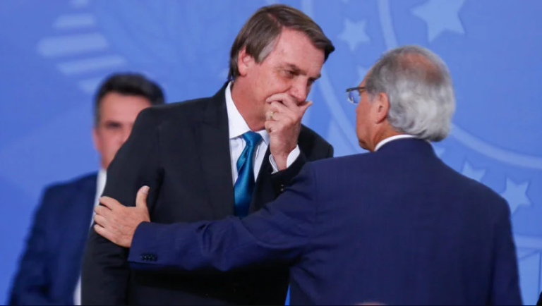 Governo prepara reajuste de 5% a funcionários públicos federais