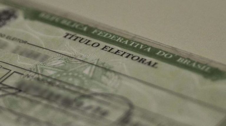 Número de eleitores de 16 e 17 anos inscritos para as eleições bate recorde, diz TSE