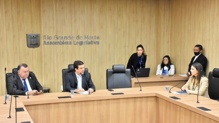 Comissão de Saúde da ALRN aprova projeto da gratuidade em estacionamento para doadores de sangue
