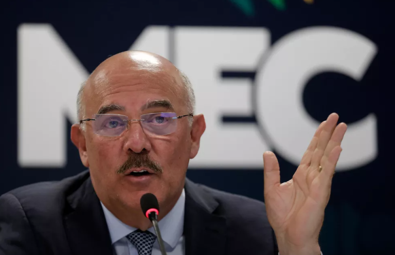 Arma do ex-ministro Milton Ribeiro dispara acidentalmente no aeroporto de Brasília; funcionária é ferida com estilhaços