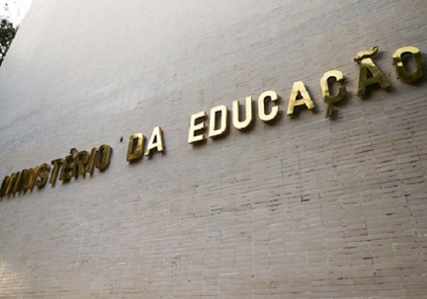 MEC prorroga para 26 de maio convocação da lista de espera do Fies