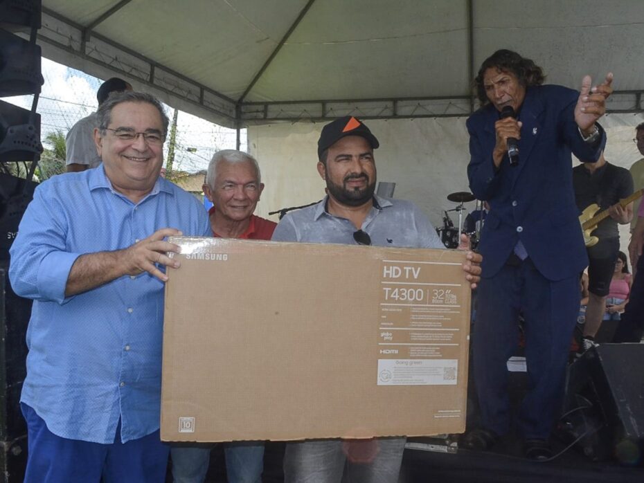 Dia do gari é celebrado com feijoada e entrega de brindes em Natal