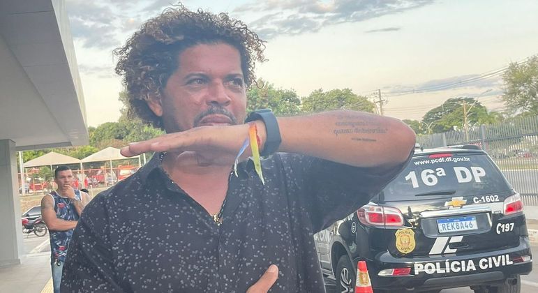 Ex-morador de rua flagrado com mulher de personal presta depoimento à polícia por suspeita de estupro de vulnerável