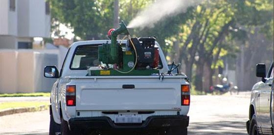 Quatro carros fumacê operam no combate ao mosquito da dengue em todo o RN; outros 11 veículos estão parados