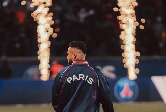 Em meio a especulações, Neymar afirma que deseja permanecer no PSG