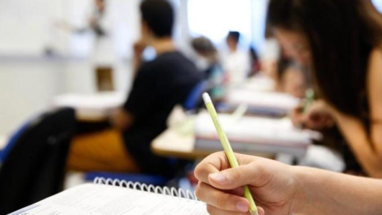 Taxa de abandono escolar no Ensino Médio na rede pública mais que dobra em 2021, aponta Inep