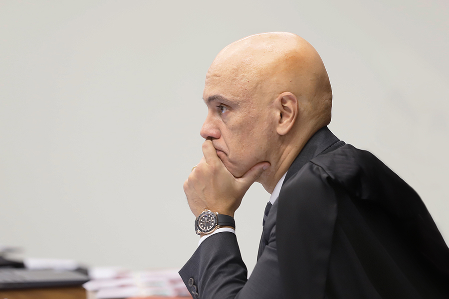 Ministro Alexandre de Moraes bloqueia bens de Daniel Silveira